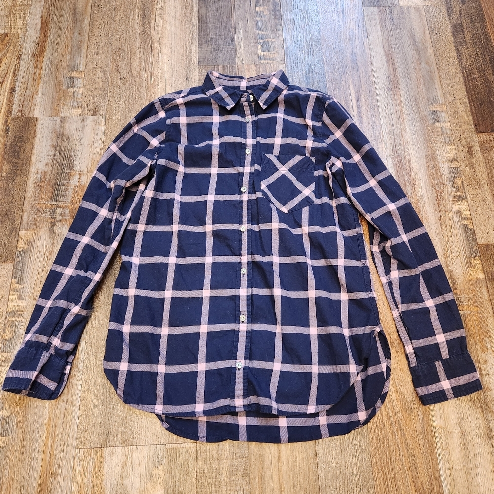 J Crew Classic Button Down - Picture 1 of 4